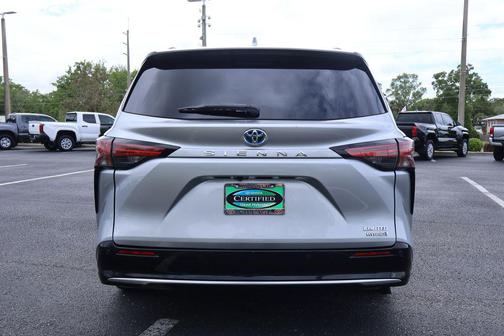 2022 Toyota Sienna Limited