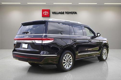 Infinite Black Metallic Clearcoat 2024 Lincoln Navigator Premiere