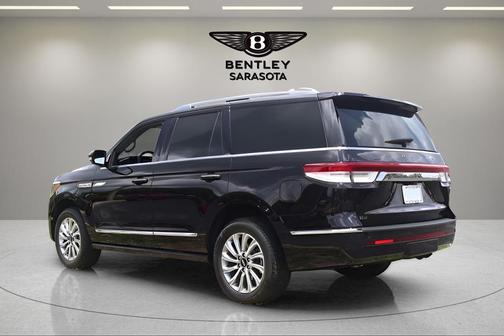 Infinite Black Metallic Clearcoat 2024 Lincoln Navigator Premiere