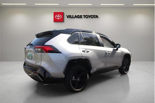 2021 Toyota RAV4 Hybrid SE