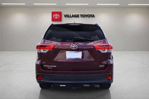 Ooh La La Rouge Mica 2019 Toyota Highlander XLE