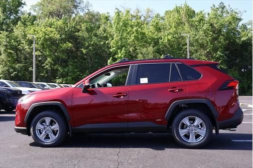 2025 Toyota RAV4 Hybrid XLE