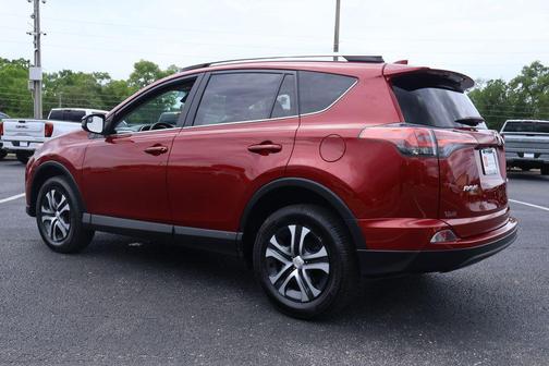 Ruby Flare Pearl 2018 Toyota RAV4 LE