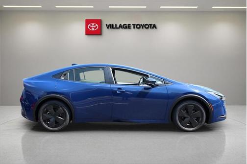 2025 Toyota Prius LE