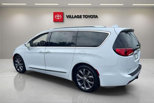 Bright White Clearcoat 2018 Chrysler Pacifica Limited
