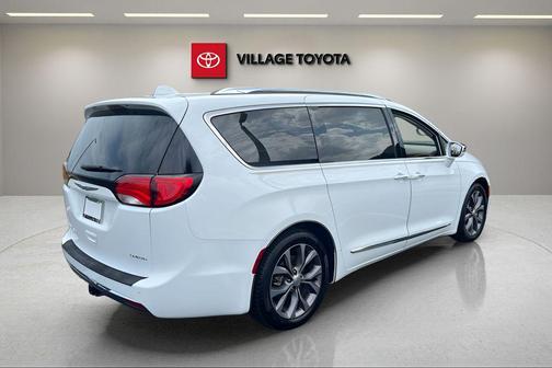 Bright White Clearcoat 2018 Chrysler Pacifica Limited
