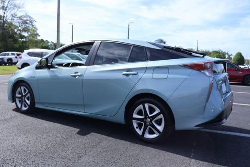 2016 Toyota Prius Four Touring