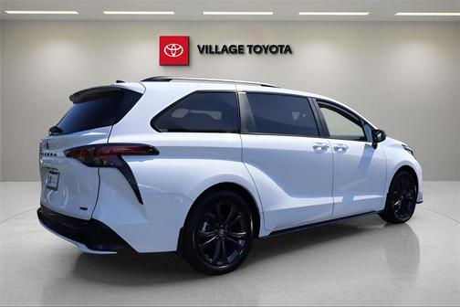 2025 Toyota Sienna XSE 7 Passenger