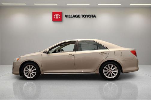 Creme Brulee Mica 2014 Toyota Camry XLE