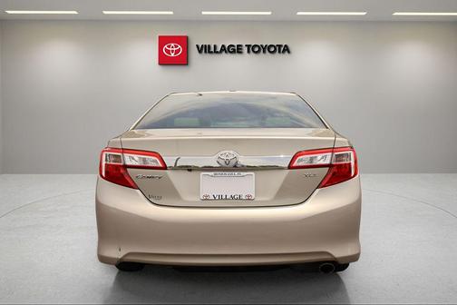 Creme Brulee Mica 2014 Toyota Camry XLE