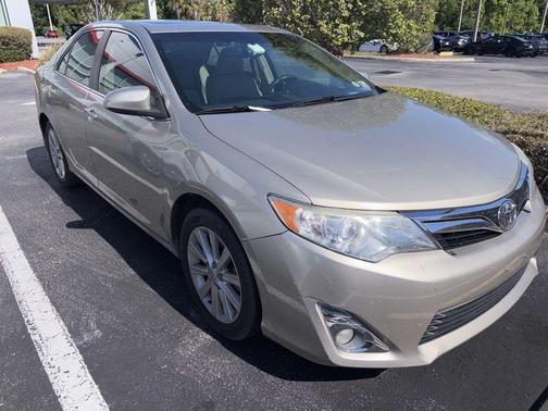 Creme Brulee Mica 2014 Toyota Camry XLE
