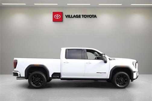 2025 GMC Sierra 2500 AT4