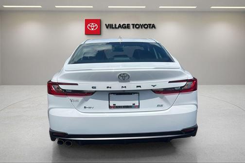 Ice 2026 Toyota Camry SE