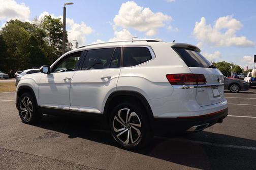 White 2021 Volkswagen Atlas 3.6L SEL Premium