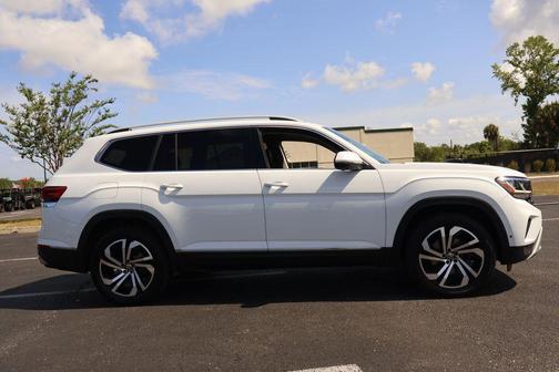 White 2021 Volkswagen Atlas 3.6L SEL Premium