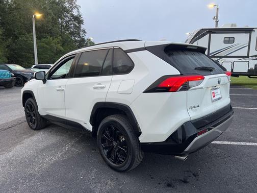 2022 Toyota RAV4 Hybrid SE
