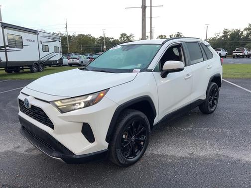 2022 Toyota RAV4 Hybrid SE