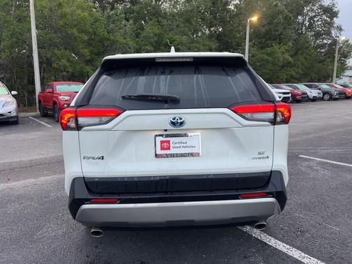 2022 Toyota RAV4 Hybrid SE