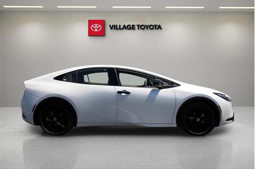 2025 Toyota Prius L