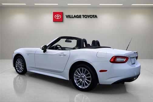 2017 FIAT 124 Spider Base