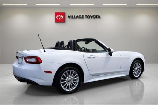 2017 FIAT 124 Spider Base