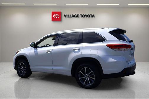 Blizzard Pearl 2017 Toyota Highlander XLE