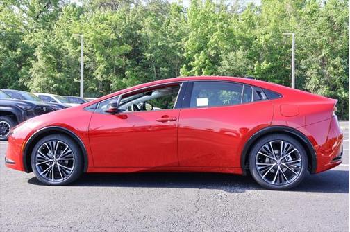 2025 Toyota Prius XLE