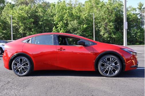 2025 Toyota Prius XLE