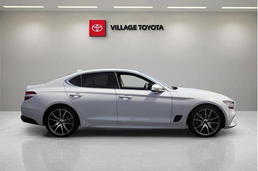 2022 Genesis G70 2.0T RWD