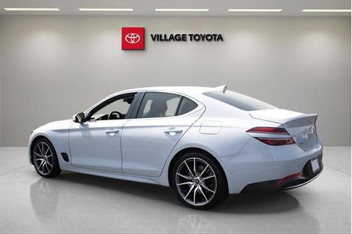 2022 Genesis G70 2.0T RWD