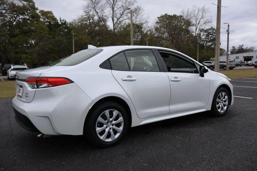 2025 Toyota Corolla Hybrid SE