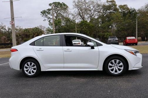 2025 Toyota Corolla Hybrid SE