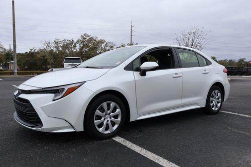 2025 Toyota Corolla Hybrid SE
