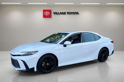 Ice Cap 2025 Toyota Camry SE