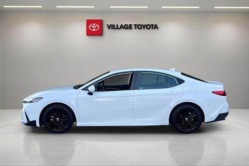 Ice Cap 2025 Toyota Camry SE