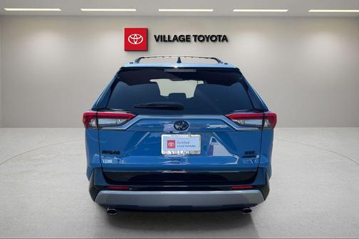 2023 Toyota RAV4 Hybrid SE
