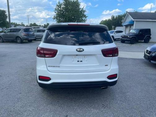 Snow White Pearl 2019 Kia Sorento LX