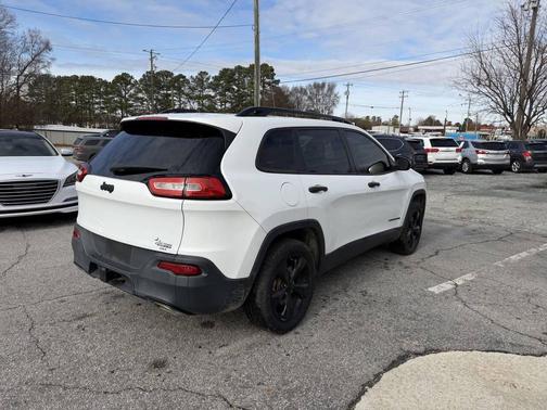 2017 Jeep Cherokee Sport