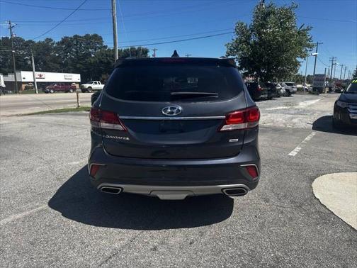 2017 Hyundai SANTA FE SE
