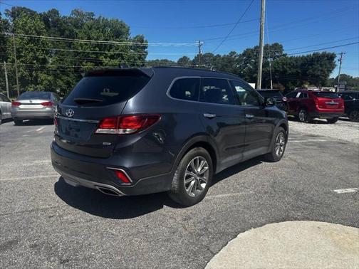 2017 Hyundai SANTA FE SE