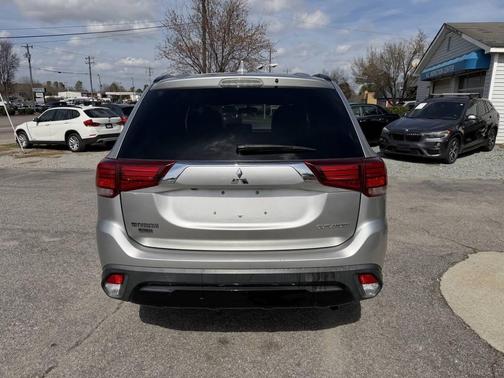 2019 Mitsubishi Outlander LE
