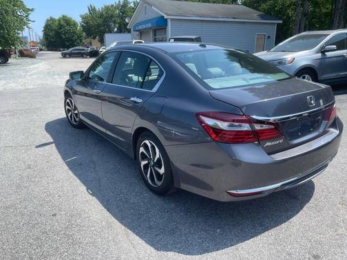 Gray 2017 Honda Accord EX-L