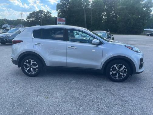Sparkling Silver 2022 Kia Sportage LX
