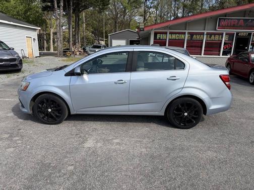 Silver Ice Metallic 2017 Chevrolet Sonic LT