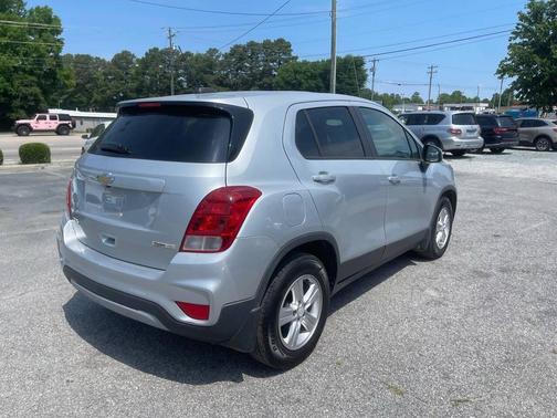 Silver Ice Metallic 2020 Chevrolet Trax LS