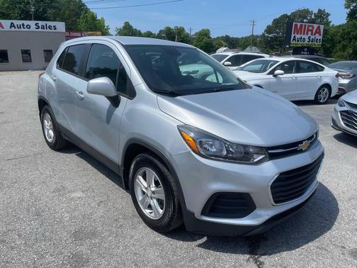 Silver Ice Metallic 2020 Chevrolet Trax LS