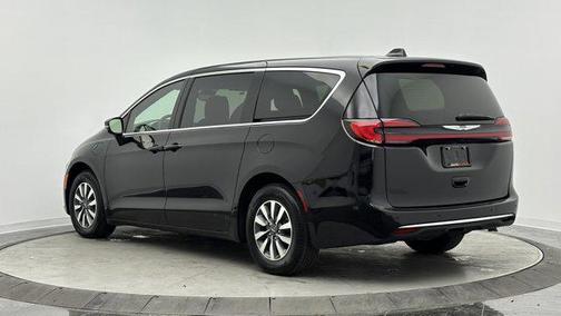 2025 Chrysler Pacifica Hybrid Select