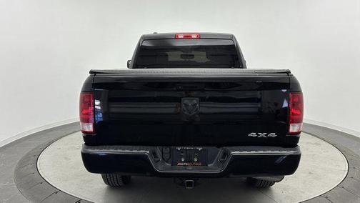 Diamond Black Crystal Pearlcoat 2019 RAM 1500 Express