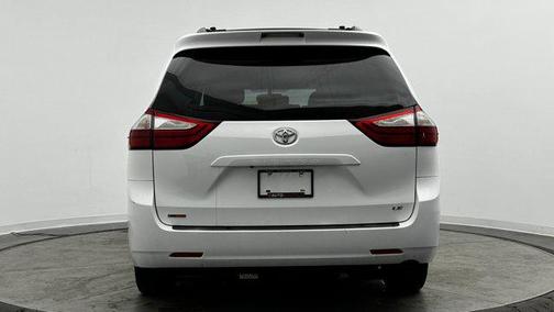 2017 Toyota Sienna LE