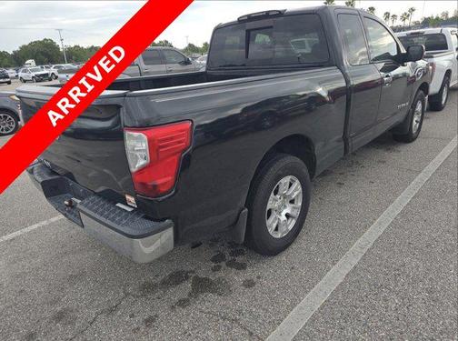 2017 Nissan Titan SV